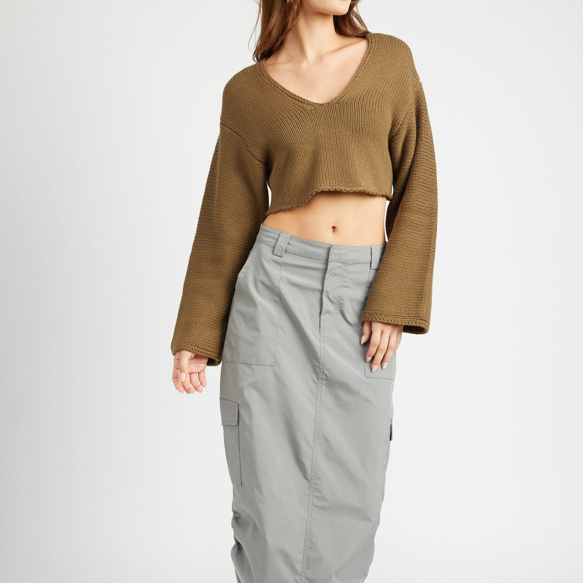 V-Neck Cropped Sweater - Melie Bianco